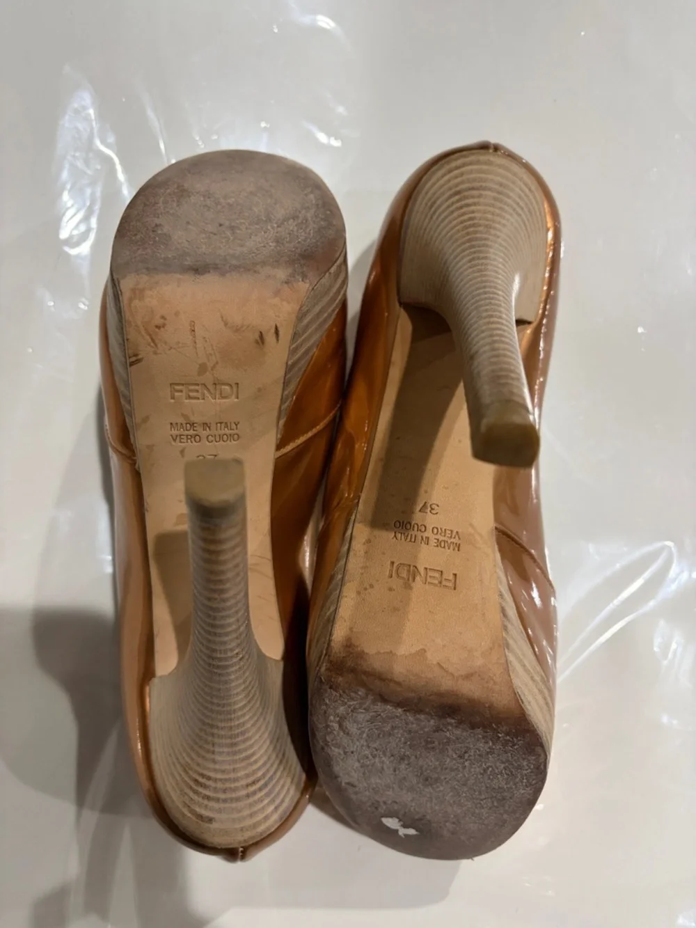 FENDI Gold Copper Patent Leather Bow Open Toe Platform Pumps
